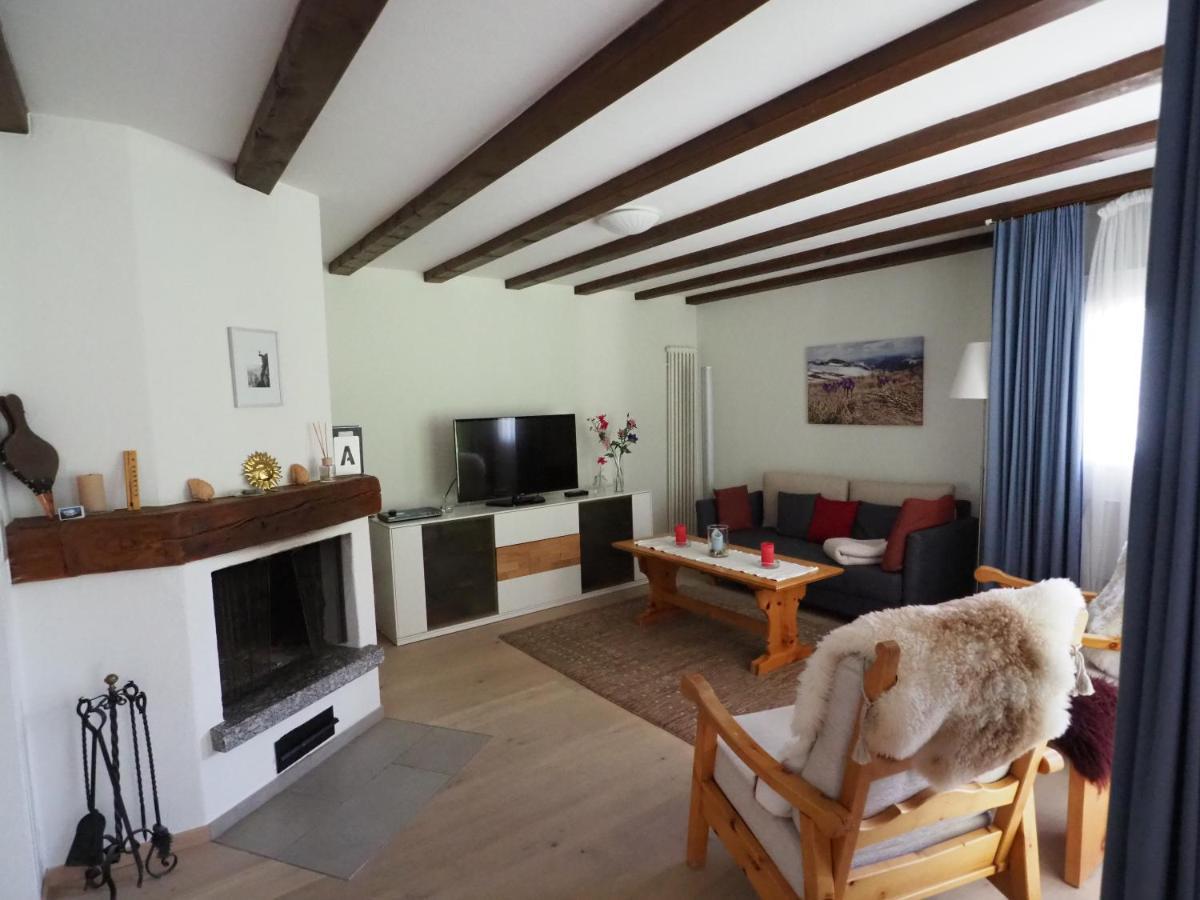 Residenz La Mora Lägenhet La Punt-Chamues-ch Exteriör bild